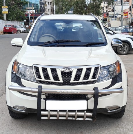 xuv500-w8-2013-model-white-colour-big-0