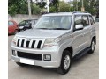 mahindra-tuv300-t8-7str-small-2