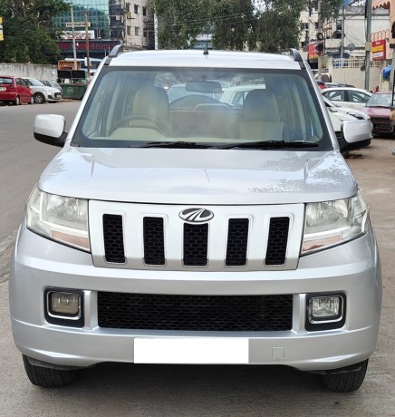 mahindra-tuv300-t8-7str-big-0