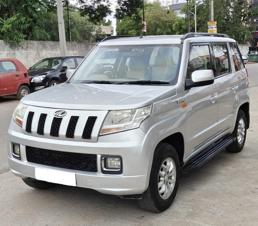 mahindra-tuv300-t8-7str-big-2